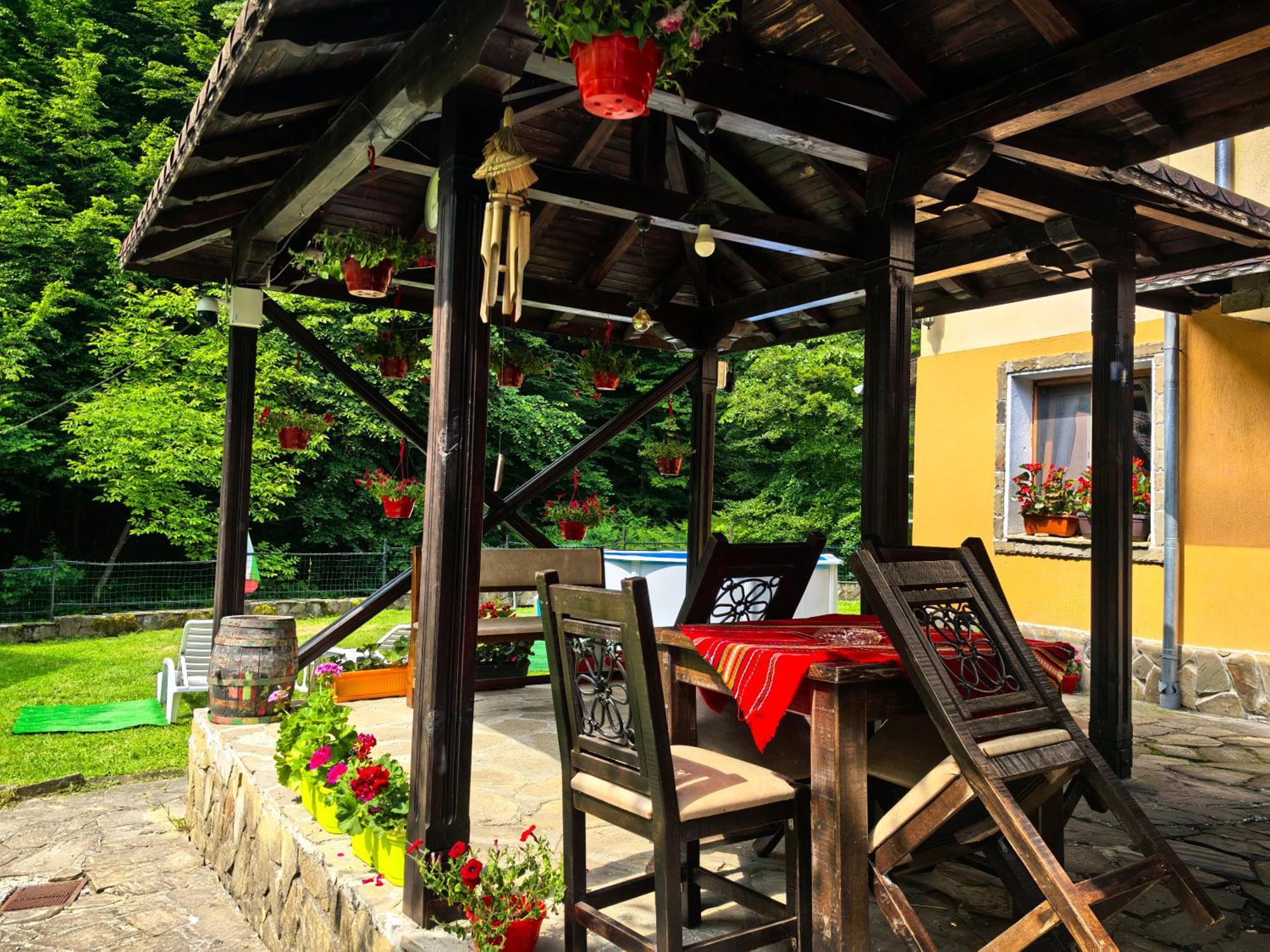 Къща Цвети-1 Трявна Hotel Bangeytsi Exterior foto